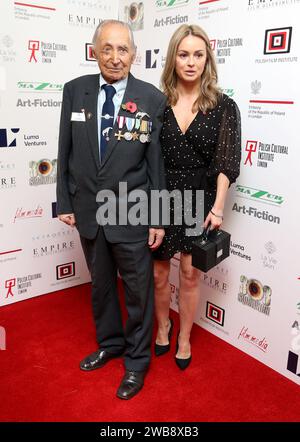 Londra, Regno Unito. 8 novembre 2018. Yan Black (Jan Stangryczuk) e Ola Jordan assistono alla premiere britannica di "303 Squadron" al Science Museum di Londra. (Foto di Fred Duval/SOPA Images/Sipa USA) credito: SIPA USA/Alamy Live News Foto Stock