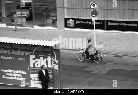 Persönlichkeiten aus 1965-71 DEU, Deutschland, Dortmund: Persönlichkeiten aus der Politik, Wirtschaft und Kultur aus den Jahren 1965-71. DEU, Germania, Dortmund: Personalità della politica, degli affari e della cultura dagli anni 1965-71. NRW *** personalità del 1965 71 DEU, Germania, Dortmund personalità della politica, degli affari e della cultura degli anni 1965 71 DEU, Germania, Dortmund personalità della politica, degli affari e della cultura degli anni 1965 71 NRW Foto Stock