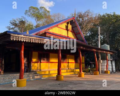 Antico wat kanlayanadham, tempio di Nong ki, templi tradizionali thailandesi, 11 gennaio 2024, Buriram Thailandia. Foto Stock