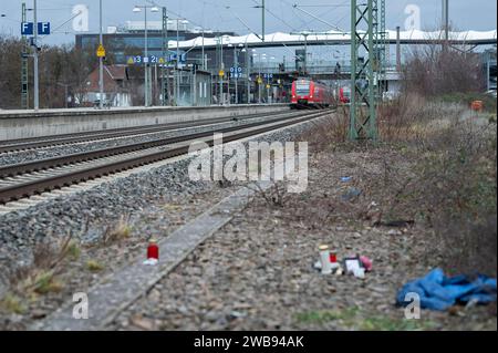 Emily G. Ü20 stab bei Fotoshooting auf Bahngleisen 02.02.2023 Wiesloch es War ein foto-Shooting auf den Zug-Gleisen und es kostete Emily Guzik Ü20 das Leben Der tragische Unfall am 15. Januar 2023 gegen 18,30 Uhr nahe Bahnhof Wiesloch.-Walldorf. Im Bild: Unfallort nahe des Bahnhofs Wiesloch-Walldorf. Wiesloch Wiesloch Baden-Württemberg Germania *** Emily G Ü20 pugnalare al servizio fotografico sui binari del treno 02 02 02 2023 Wiesloch è stato un servizio fotografico sui binari del treno - e le è costato la vita a Emily Guzik Ü20 il tragico incidente del 15 gennaio 2023 circa 6 Foto Stock