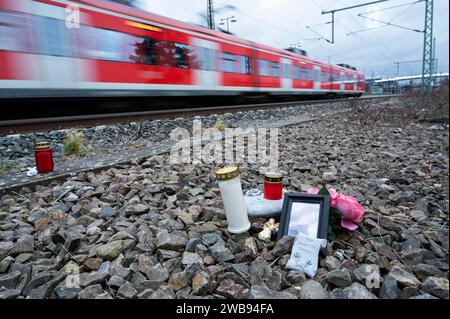 Emily G. Ü20 stab bei Fotoshooting auf Bahngleisen 02.02.2023 Wiesloch es War ein foto-Shooting auf den Zug-Gleisen und es kostete Emily Guzik Ü20 das Leben Der tragische Unfall am 15. Januar 2023 gegen 18,30 Uhr nahe Bahnhof Wiesloch.-Walldorf. Im Bild: Unfallort nahe des Bahnhofs Wiesloch-Walldorf. Wiesloch Wiesloch Baden-Württemberg Germania *** Emily G Ü20 pugnalare al servizio fotografico sui binari del treno 02 02 02 2023 Wiesloch è stato un servizio fotografico sui binari del treno - e le è costato la vita a Emily Guzik Ü20 il tragico incidente del 15 gennaio 2023 circa 6 Foto Stock