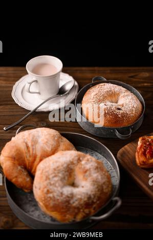 Nuove immagini di pane e pasticcini nei ristoranti, immagini di alta qualità Foto Stock