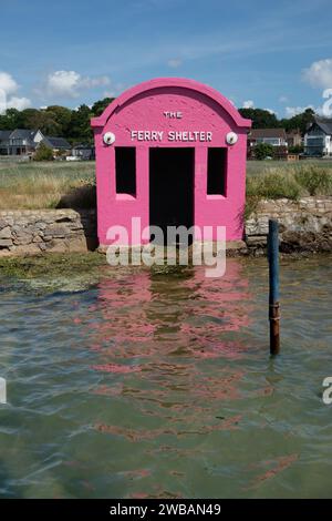 Pink Ferrry Shelter a Warsash, sul fiume Hamble, Hampshire, Inghilterra Foto Stock