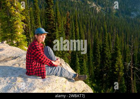 Punto di vista al di sopra di pesce di lago, Selway-Bitterroot deserto, Bitterroot National Forest, Montana Foto Stock