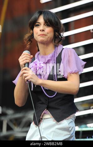 Milano Italia 2009-06-21: Dolcenera, cantante italiana, si esibisce al concerto di beneficenza dal vivo "amiche per l'Abruzzo", per il terremoto in Abruzzo allo Stadio San Siro Foto Stock