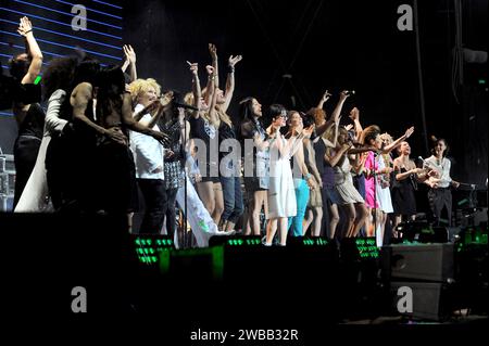 Milano Italia 2009-06-21: Cantanti italiani, si esibiscono al concerto di beneficenza dal vivo "amiche per l'Abruzzo", per il terremoto in Abruzzo allo Stadio San Siro Foto Stock