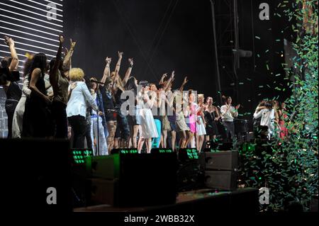 Milano Italia 2009-06-21: Cantanti italiani, si esibiscono al concerto di beneficenza dal vivo "amiche per l'Abruzzo", per il terremoto in Abruzzo allo Stadio San Siro Foto Stock