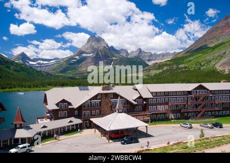 Many Glacier Hotel to Mount Wilbur, Glacier National Park, Montana Foto Stock