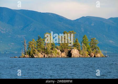 Dal lago Flathead a Goose Island, dal Flathead Lake State Park-West Shore Unit, Montana Foto Stock