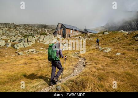 refugio des Estagnous, valle de Valier -Riberot-, Parque Natural Regional de los Pirineos de Ariège, cordillera de los Pirineos, Francia Foto Stock