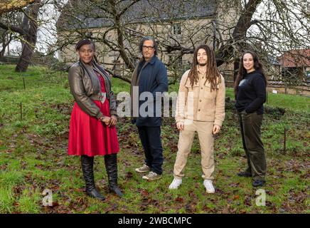 SOLO PER USO EDITORIALE (da sinistra a destra) Dame Dr Maggie Aderin-Pocock, David Olusoga, Tayshan Hayden-Smith e Megan McCubbin lanciano il National Trust's Time + Space Award, ispirato all'eredità di Isaac Newton per i bambini di 16-25 anni nella casa d'infanzia di Newton nel Lincolnshire, dove ha avuto il suo "anno delle meraviglie". Data di emissione: Mercoledì 10 gennaio 2024. Foto Stock