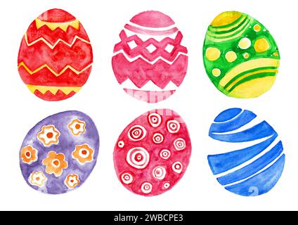 Set di uova di Pasqua dipinte. Tutte le uova hanno colori e decorazioni diversi. Isolato su sfondo bianco. Acquerello. Rosso, giallo, rosa, verde, blu, colore arancione, viola. Elementi geometrici diversi Foto Stock