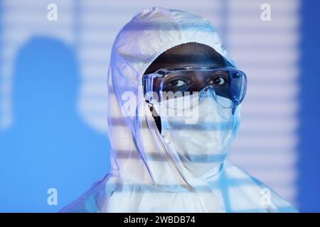 Ritratto del tecnico di laboratorio in abbigliamento protettivo Foto Stock