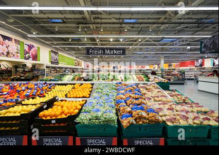 Interior of Morrisons Supermarket, Galles del nord, Regno Unito Foto Stock