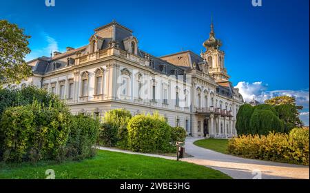 Vista del Palazzo Festetics, palazzo barocco situato a Keszthely, Zala, Ungheria. Foto Stock