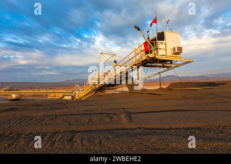 Macchinari portatili per nastri trasportatori in una miniera di rame in Cile Foto Stock