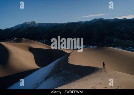 Dune di sabbia durante l'alba Foto Stock