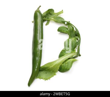 Lettera D a base di insalata verde e peperoncino alfabetico ABC maiuscola fatta di peperoncini, peperoni, per testo, enciclopedia, libro di cucina, cucina Foto Stock