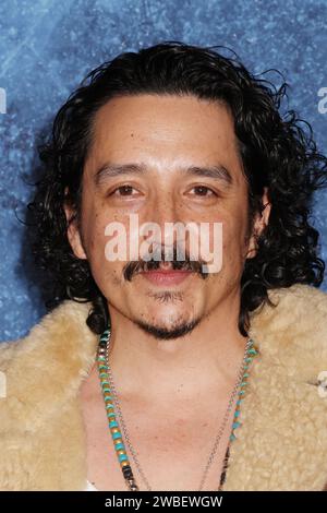 Gabriel Luna 01/09/2024 HBO Original 'tue Detective: Night Country'Premiere tenutasi al Paramount Theatre di Los Angeles, CA. Foto di me Hasegawa/HNW Foto Stock