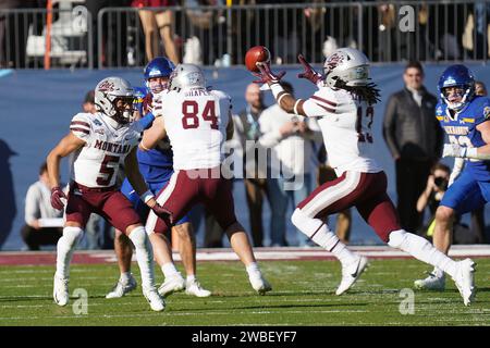 Frisco, Stati Uniti. 7 gennaio 2024. Frisco, Texas, Stati Uniti: Il running back del Montana Xavier Harris prende il pallone la gara di campionato NCAA Division i FCS 2024 tra i Montana Grizzlies e i South Dakota State Jackrabbits giocata al Toyota Stadium domenica 7 gennaio 2024 a Frisco, Stati Uniti. (Foto di Javier Vicencio/Eyepix Group/Sipa USA) credito: SIPA USA/Alamy Live News Foto Stock