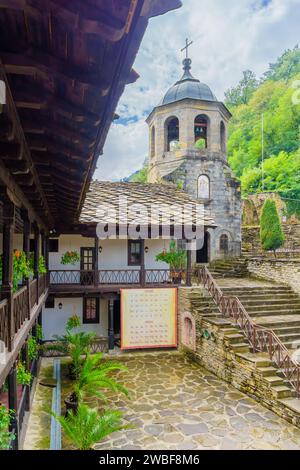 Troyan, Bulgaria - 16 settembre 2023: Veduta del Monastero Troiano (Monastero della Dormizione della Santissima madre di Dio), Bulgaria Foto Stock