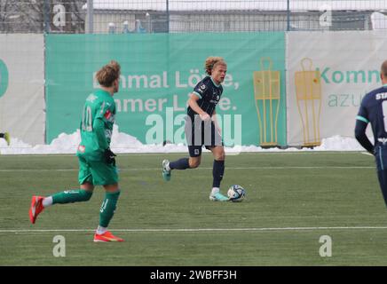 München, Deutschland 10. Gennaio 2024: Fussball, Herren, Saison 2023/2024, TSV 1860 München - WSG Tirol, Testspiel, Grünwalder Strasse 114, Trainingsgelände Jesper Verlaat (TSV 1860 München) am Ball Foto Stock