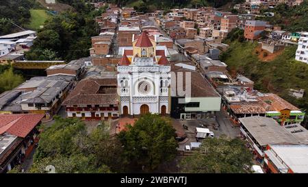 Betulia, Antioquia - Colombia. 27 dicembre 2023. Chiesa dell'Immacolata Concezione, è un tempio di culto cattolico. Foto Stock