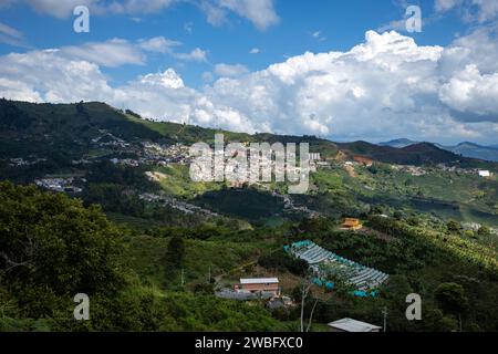 Concordia, Antioquia - Colombia. 26 dicembre 2023. Panorama aereo dei droni del comune, fondato il 18 giugno 1848 Foto Stock