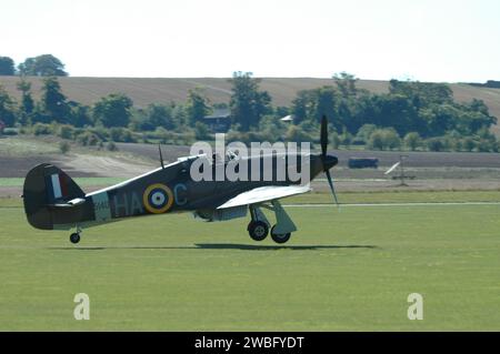 Hawker Hurricane atterra al Duxford Airshow Foto Stock