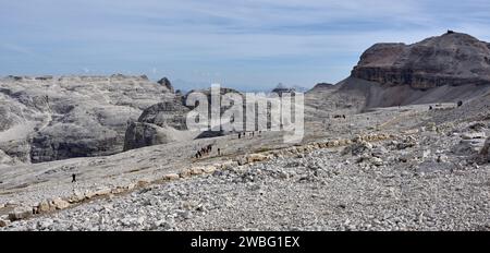 Escursioni nella catena del col Rodella delle Dolomiti, Italia Foto Stock