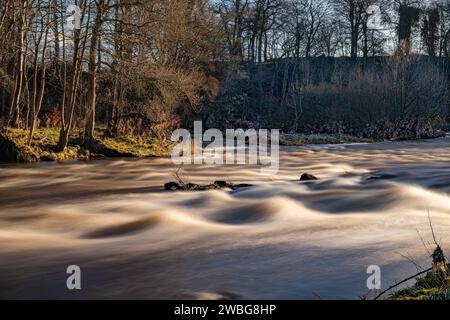 Long Exposure, River Don, Danestone, Aberdeen, Scozia, REGNO UNITO Foto Stock