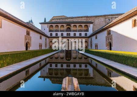 Il cortile dei mirti (Patio de los Arrayanes) a la Alhambra, Granada, Andalusia Spagna Foto Stock