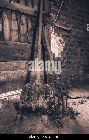 Urbex vecchio fienile abbandonato in Belgio. Foto Stock