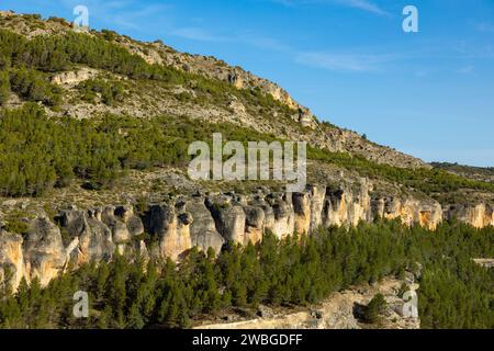 Vista panoramica di Serrania de Cuenca a una in Spagna. Sentieri escursionistici la Raya e El Escaleron in una Foto Stock