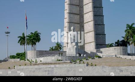 statua di jose marti in piazza il 13 marzo a l'avana Foto Stock