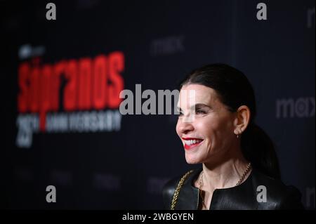 New York, USA. 10 gennaio 2024. Julianna Margulies partecipa alla celebrazione del 25° anniversario di "The Sopranos" di HBO al da Nico's Restaurant, New York, New York, 10 gennaio 2024. ( Foto di Anthony Behar/Sipa USA) credito: SIPA USA/Alamy Live News Foto Stock