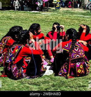 Himachali Women, Mega Festival, Dussehra Festivals, Dhalpur Ground, Kullu, Himachal Pradesh, India, Asia Foto Stock