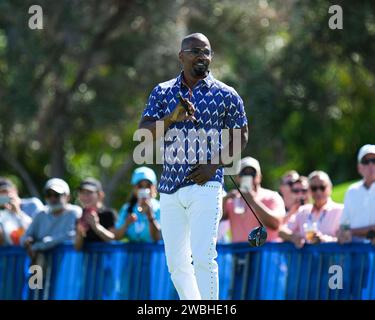 Honolulu, Hawaii, USA. 10 gennaio 2024. Il vincitore dell'Academy Award Jamie Foxx assiste alla sua palla durante la giornata Pro/AM al Sony Open al Waialae Country Club di Honolulu, Hawaii. Glenn Yoza/CSM/Alamy Live News Foto Stock