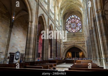 Dettagli interni da St. Cattedrale di Vito, cattedrale metropolitana cattolica romana di Praga, sede dell'arcivescovo di Praga, all'interno del castello di Praga. Foto Stock