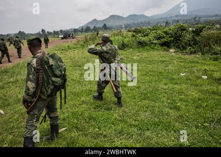 Soldati governatori vicino a Goma, Kivu settentrionale, Repubblica Democratica del Congo, Africa Foto Stock