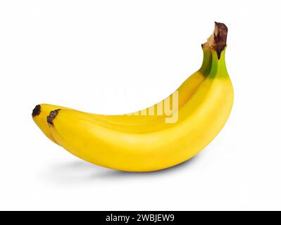 Due banane gialle fresche isolate su sfondo bianco. Foto Stock