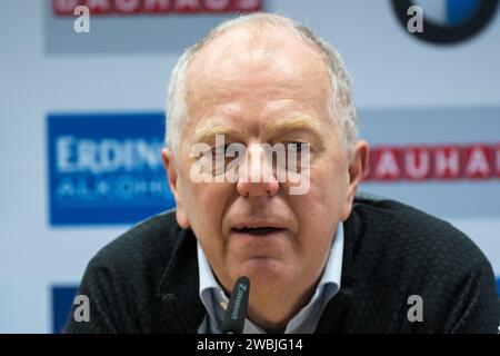 Olle Dahin SWE Praesident der IBU Biathlon Welt Cup 4 x 6 KM Staffel der Frauen a Hochfilzen, Österreich am 16.12.2018 Foto Stock