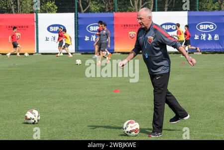 Allenatore di calcio svedese ed ex allenatore dell'Inghilterra Sven- Goran Eriksson gestisce il club cinese della Super League Shanghai SIPG. Fotografato a Shanghai il 22 aprile 2015. Foto: Karin Olander / TT code 10510 Foto Stock