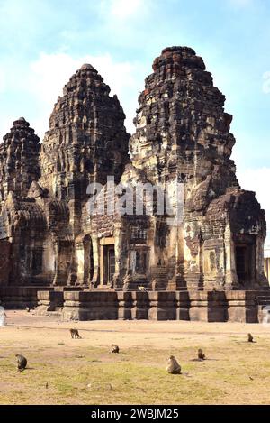 Lopburi città, Phra Prang Sam Yot a Kmer tempio (13 ° secolo). Thailandia. Foto Stock