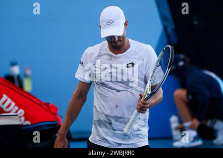 Melbourne, Victoria, Australia. 11 gennaio 2024. MELBOURNE, AUSTRALIA - 11 GENNAIO: L'australiano John Millman mentre giocava contro la slovacca Alex MolÄan nelle qualificazioni davanti agli Australian Open 2024 al Melbourne Park l'11 gennaio 2024 a Melbourne, in Australia. (Immagine di credito: © Chris Putnam/ZUMA Press Wire) SOLO USO EDITORIALE! Non per USO commerciale! Foto Stock