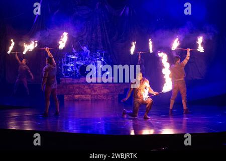 Londra, Regno Unito. 10 gennaio 2024. Nella foto: La ballerina Falaniko Solomona Penesa si esibisce al Cirque Du Soleil 'Alegria - in a New Light' alla Royal Albert Hall. Credito: Justin ng/Alamy Live News Foto Stock