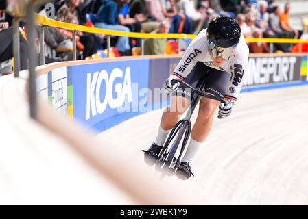 Apeldoorn, Paesi Bassi. 11 gennaio 2024. APELDOORN, PAESI BASSI - 11 GENNAIO: La tedesca Lea Sophie Friedrich gareggia nella Sprint femminile durante il giorno 2 dei Campionati europei UEC Track Elite 2024 a Omnisport l'11 gennaio 2024 ad Apeldoorn, Paesi Bassi. (Foto di Joris Verwijst/Agenzia BSR) credito: Agenzia BSR/Alamy Live News Foto Stock