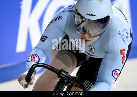 Apeldoorn, Paesi Bassi. 11 gennaio 2024. Il belga Nicky Degrendele è stato fotografato in azione durante lo sprint femminile ai Campionati europei UEC Track Elite 2024 di Apeldoorn, Paesi Bassi, giovedì 11 gennaio 2024. I Campionati europei si svolgono dal 10 al 14 gennaio. BELGA PHOTO DIRK WAEM Credit: Belga News Agency/Alamy Live News Foto Stock