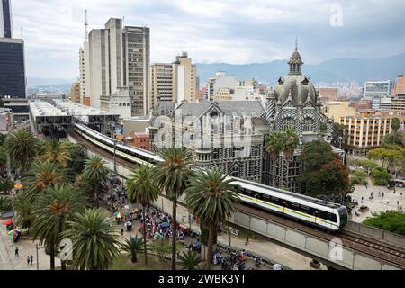 Medellin, Antioquia. Colombia - 6 dicembre 2023. Medellin è la capitale della provincia montuosa di Antioquia in Colombia. Foto Stock