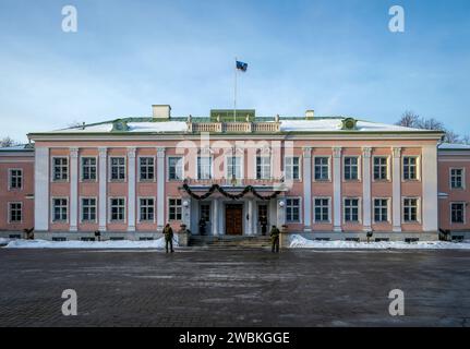 Tallinn, Estonia - Palazzo Presidenziale, Cancelleria del Presidente della Repubblica di Estonia. L'edificio si trova nel parco di Katharinental. Foto Stock